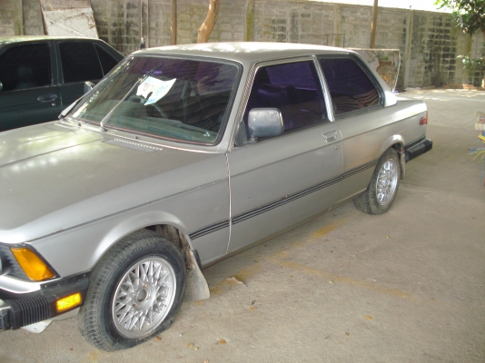 มาก่อนได้ก่อน ขายเก๋ง BMW ปี1981 ขายตามสภาพ 086-4457033 ไม่ลดแล้วครับ มาก่อนได้ก่อน ขายเก๋ง BMW ปี1981 ขายตามสภาพ 086-4457033 ไม่ลดแล้วครับ