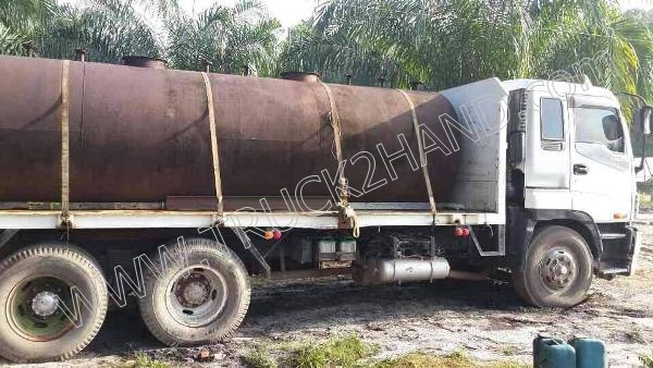 รถบรรทุก 10 ล้อพื้นเรียบ ยี่ห้อ ISUZU 370 แรงม้า (ไม่ขายถังน้ำ)