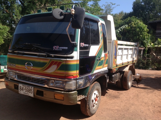 ขายรถบรรทุกหกล้อดั้ม Hino. 195 แรงม้า