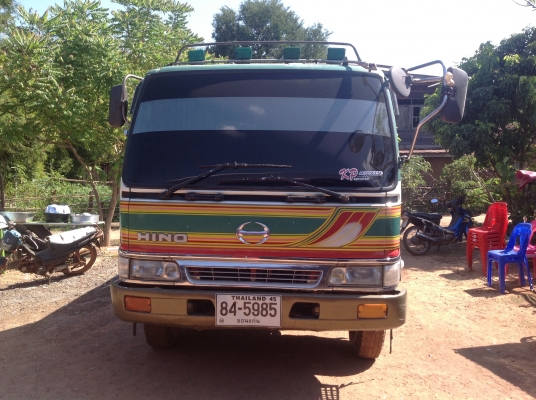 ขายรถบรรทุกหกล้อดั้ม Hino. 195 แรงม้า