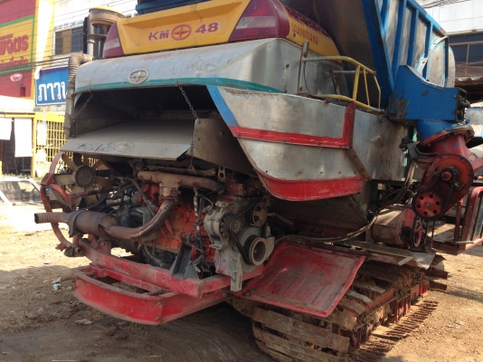 รถเกี่ยวข้าว FG 2002