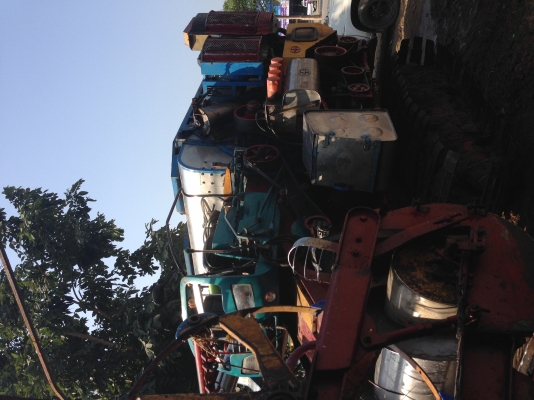 รถเกี่ยวข้าว FG 2002