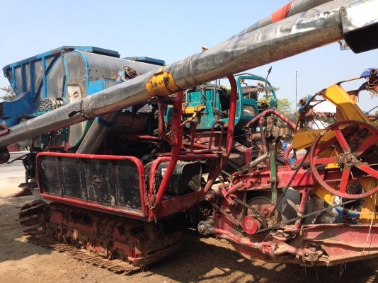 รถเกี่ยวข้าว FG 2002