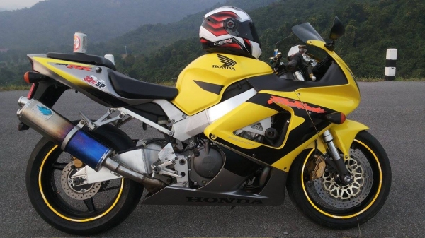 ขาย CBR 929 ปี 2001 หัวฉีด เอกสาร INV.สภาพเดิมๆสวยมาก