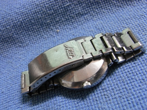 2ม.ค.((น้าเล็ก)) นำเสนอนาฬิกาข้อมือ หลายเรือน