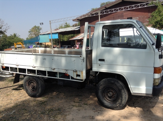 ขายรถ ISUZU 4 ล้อ เครื่อง 74 แรงม้าสภาพพร้อมใช้งาน