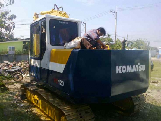 ขายรถสภาพเก่านอก รถสวย โซ่ดี PC 100-5 ราคา 570,000 บาท เจ้าของขายเอง ขายรถสภาพเก่านอก รถสวย โซ่ดี PC 100-5 ราคา 570,000 บาท เจ้าของขายเอง