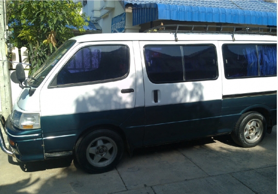 ขายรถตู้ หัวจรวด toyota hiace สีขาว-เขียว สวยๆ เครื่องเดิมดีเซล 2500 CC