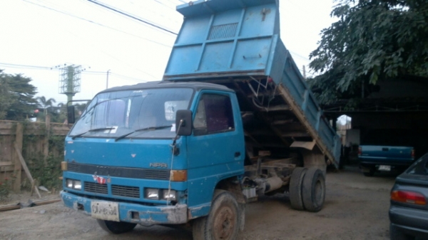 ISUZU NPR รถห้างแท้