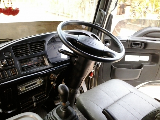 ขายรถบรรทุกหกล้อเครื่องแรงสุดๆ