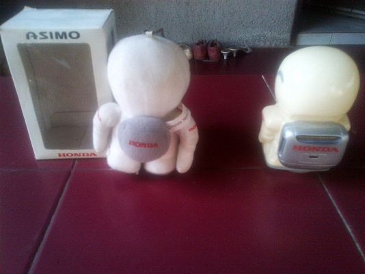 สำหรับสาวกHONDAพันธุ์แท้ ตุ๊กตาหุ่นยนต์"ASIMO" งานแท้ลิขสิทธิ์ มือสองเก่าเก็บนะครับ สำหรับสาวกHONDAพันธุ์แท้ ตุ๊กตาหุ่นยนต์"ASIMO" งานแท้ลิขสิทธิ์ มือสองเก่าเก็บนะครับ