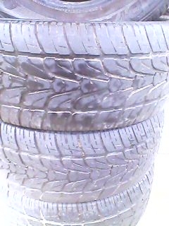 ขายด่วน! ยาง 265/60/R17  ราคา 4 เส้น 1,900 จัดส่งได้