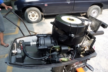 ขาย เครื่องเรือ TOHUTSU 5 แรง เครื่องเก่าญี่ปุ่น เครื่องติดได้ น้ำออกดี คันเกียร์หักตามรูป ติดเครื่องแล้วมีเสียงดังนิดหน่อย ขายตามสภาพ 12500