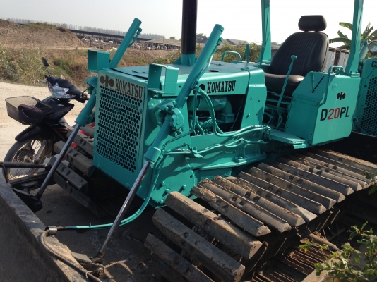 ขายรถเเทร็กเตอร์D2-5 สภาพสวยพร้อมใช้งาน เครื่องดี ใบเเทรกเต็ม ราคาต่อรองได้