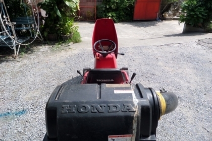 ขาย รถตัดหญ้า นั่งขับ HONDA 2013 เครื่อง 13 hp 2 ใบตัด 5 เกียร์เดินหน้า 1 เกียร์ถอยหลัง ปรับใบตัดได้ 7 ระดับ ราคา 58,000 ขาย รถตัดหญ้า นั่งขับ HONDA 2013 เครื่อง 13 hp 2 ใบตัด 5 เกียร์เดินหน้า 1 เกียร์ถอยหลัง ปรับใบตัดได้ 7 ระดับ ราคา 58,000