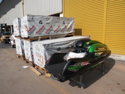 @@!!ขายเจ็ทสกียืนใหม่ 2011 KAWASAKI SXR800 รุ่นปีสุดท้ายมีมาไม่กี่ลำเท่านั้น !!@@ @@!!ขายเจ็ทสกียืนใหม่ 2011 KAWASAKI SXR800 รุ่นปีสุดท้ายมีมาไม่กี่ลำเท่านั้น !!@@