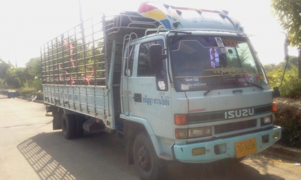 ขาย FRR ยาว 6.50 เมตร 6 HE1. 195 แรง ขาย FRR ยาว 6.50 เมตร 6 HE1. 195 แรง