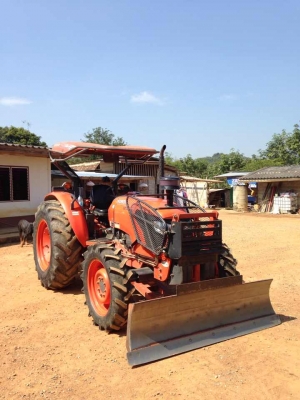 ด่วน!! แทรรกเตอร์คูโบต้า M7040 เฉพาะตัวรถ และใบมีดดันดินหน้า ด่วน!! แทรรกเตอร์คูโบต้า M7040 เฉพาะตัวรถ และใบมีดดันดินหน้า