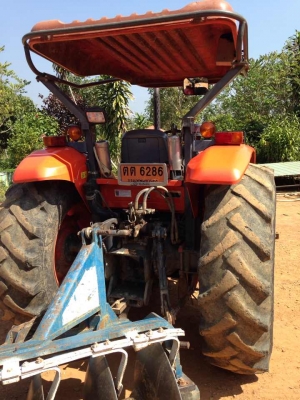 ด่วน!! แทรรกเตอร์คูโบต้า M7040 เฉพาะตัวรถ และใบมีดดันดินหน้า