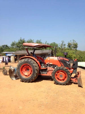 ด่วน!! แทรรกเตอร์คูโบต้า M7040 เฉพาะตัวรถ และใบมีดดันดินหน้า ด่วน!! แทรรกเตอร์คูโบต้า M7040 เฉพาะตัวรถ และใบมีดดันดินหน้า