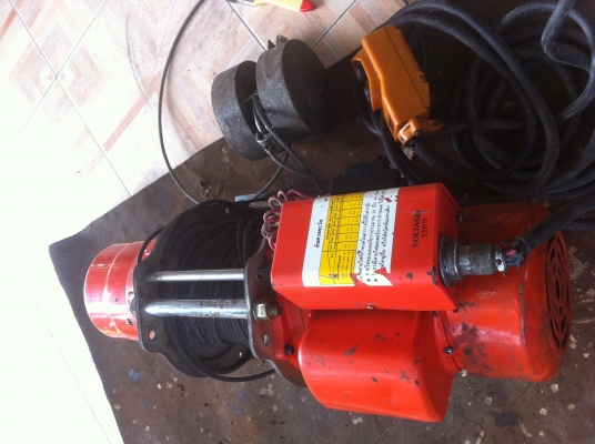 รอกไฟฟ้า 300 โล อุปกรณ์ครบพร้อมใช้งาน สภาพ 90\% ไฟ 220 โวลล์ รอกไฟฟ้า 300 โล อุปกรณ์ครบพร้อมใช้งาน สภาพ 90\% ไฟ 220 โวลล์