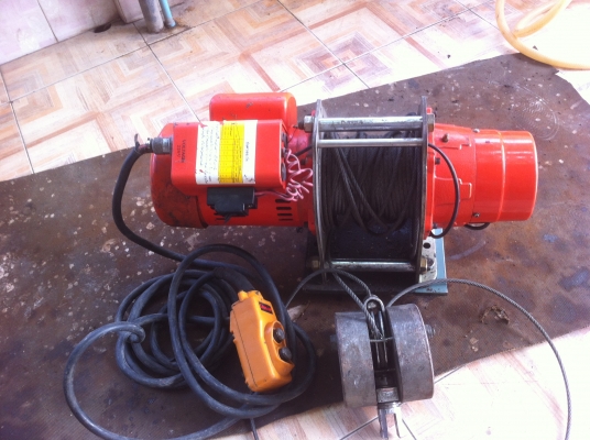 รอกไฟฟ้า 300 โล อุปกรณ์ครบพร้อมใช้งาน สภาพ 90\% ไฟ 220 โวลล์ รอกไฟฟ้า 300 โล อุปกรณ์ครบพร้อมใช้งาน สภาพ 90\% ไฟ 220 โวลล์