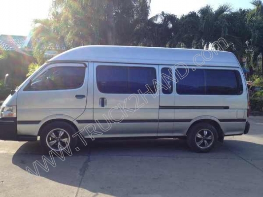 รถตู้ ยี่ห้อ TOYOTA 11 ที่นั่ง