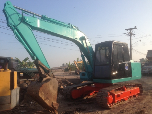ขายKOBELCO 100-2 รถสภาพสวย พร้อมใช้งาน มีแอร์พร้อม ใบเเทร็กเต็ม มีเอกสารใบอินวอย ราคาต่อรองได้