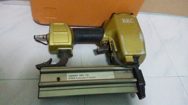 ปืนยิงตะปู(ลูกแม๊กขาเดี่ยว) รุ่น ST-64 สภาพพร้อมใช้งานครับ