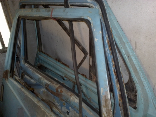 ขายประตู หกล้อ ฮี่โน่ โตโยต้า ครับ