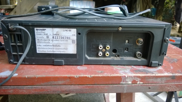 ขายเครื่องเล่นวีดีโอ sharp แบบม้วนเทป