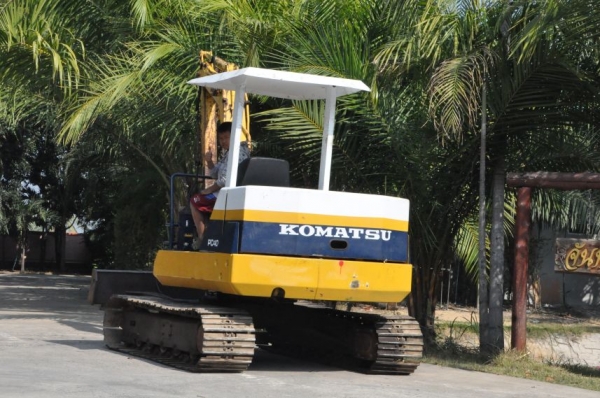 ขายแบคโฮ KOMATSU PC40-6 อุปกรณ์ครบ 350,000 เท่านั้น!!