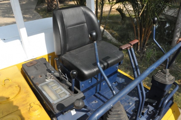 ขายแบคโฮ KOMATSU PC40-6 อุปกรณ์ครบ 350,000 เท่านั้น!!