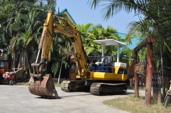 ขายแบคโฮ KOMATSU PC40-6 อุปกรณ์ครบ 350,000 เท่านั้น!!