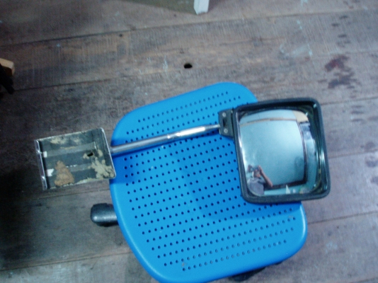 ขายกระจกมองหลังใส่รถตู้หรือกะบะ500บาท