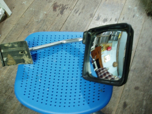 ขายกระจกมองหลังใส่รถตู้หรือกะบะ500บาท