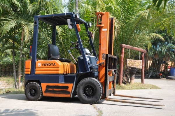 ขาย FORKLIFT TOYOTA5FG 1.5ตัน เสาสูง3เมตรภาพเดิมๆจากญี่ปุ่นยังไม่เคยใช้ในไทย 129,000เท่านั้น!!