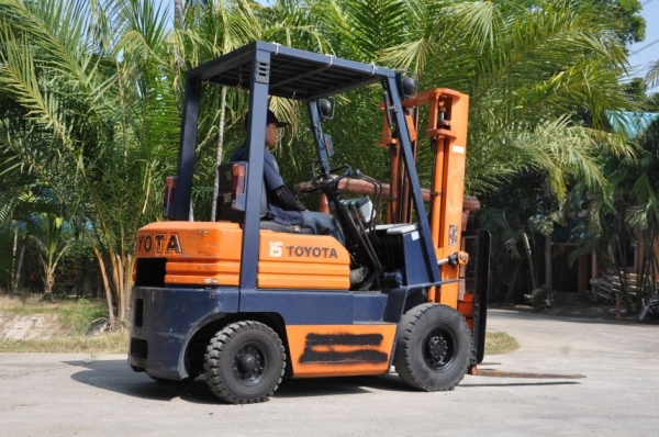 ขาย FORKLIFT TOYOTA5FG 1.5ตัน เสาสูง3เมตรภาพเดิมๆจากญี่ปุ่นยังไม่เคยใช้ในไทย 129,000เท่านั้น!!