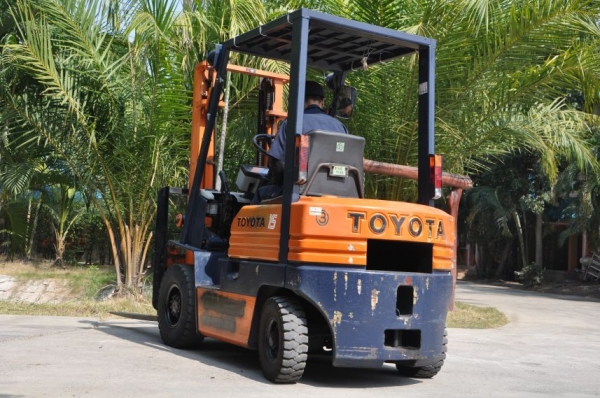 ขาย FORKLIFT TOYOTA5FG 1.5ตัน เสาสูง3เมตรภาพเดิมๆจากญี่ปุ่นยังไม่เคยใช้ในไทย 129,000เท่านั้น!!