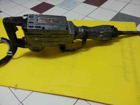 ขายเครื่องสกัดแย็กตัวใหญ่ยี่ห้อmakitaรุ่นHM1302 พร้อมใช้งาน ขายเครื่องสกัดแย็กตัวใหญ่ยี่ห้อmakitaรุ่นHM1302 พร้อมใช้งาน