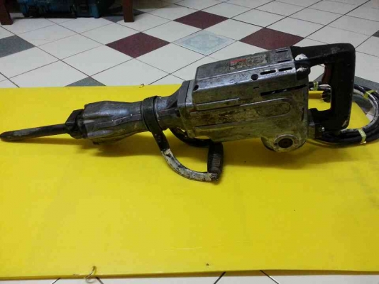 ขายเครื่องสกัดแย็กตัวใหญ่ยี่ห้อmakitaรุ่นHM1302 พร้อมใช้งาน