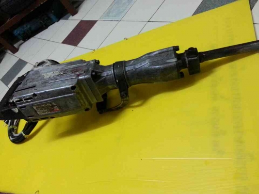 ขายเครื่องสกัดแย็กตัวใหญ่ยี่ห้อmakitaรุ่นHM1302 พร้อมใช้งาน ขายเครื่องสกัดแย็กตัวใหญ่ยี่ห้อmakitaรุ่นHM1302 พร้อมใช้งาน