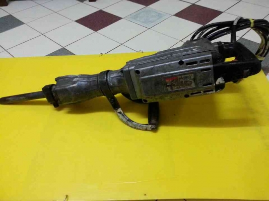 ขายเครื่องสกัดแย็กตัวใหญ่ยี่ห้อmakitaรุ่นHM1302 พร้อมใช้งาน ขายเครื่องสกัดแย็กตัวใหญ่ยี่ห้อmakitaรุ่นHM1302 พร้อมใช้งาน