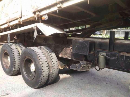 ขายรถบรรทุกสิบล้อดั๊มพ์ Isuzu เครื่อง 240 แรง หัวขาว เกียร์ฟูลเลอร์ กระบะสามมิตร ทะเบียนพร้อม