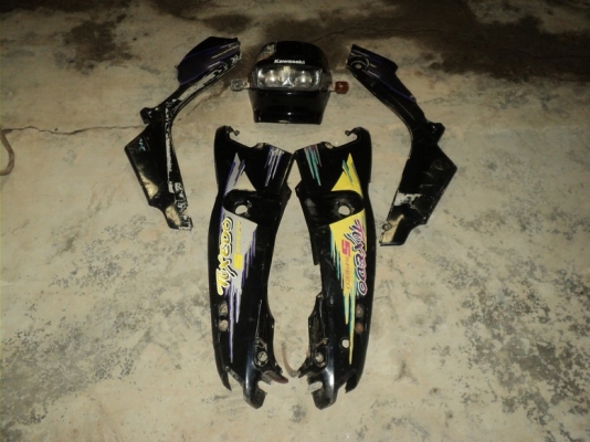 ชุดสี Kawasaki Tuxido ทั้งคัน สภาพดีถูกๆเลย 500