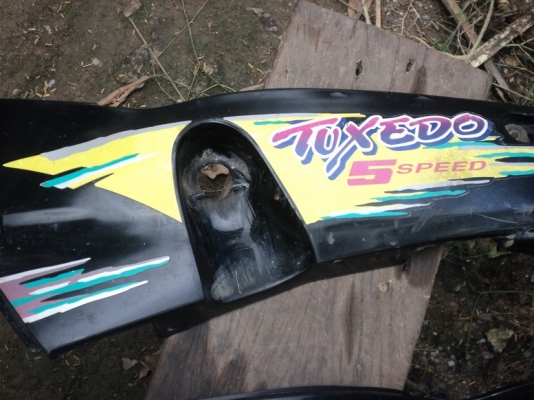 ชุดสี Kawasaki Tuxido ทั้งคัน สภาพดีถูกๆเลย 500