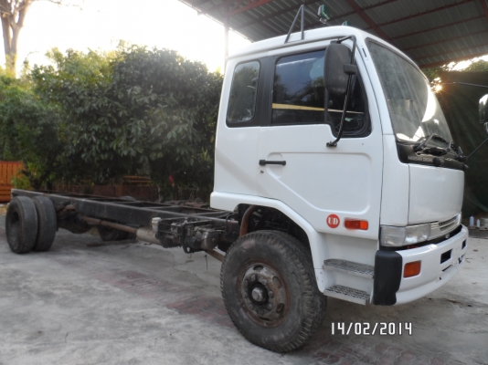 ขายด่วน รถห้าง 6 ล้อ NISSAN PKB 454  220 แรง terbo ปี 48 หัว-คัสซี่ยาว 7.50 เมตร ราคา 790000