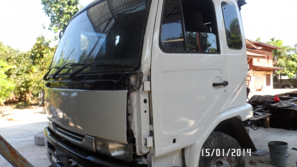 ขายด่วน รถห้าง 6 ล้อ NISSAN PKB 454  220 แรง terbo ปี 48 หัว-คัสซี่ยาว 7.50 เมตร ราคา 790000