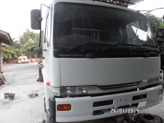 ขายด่วน รถห้าง 6 ล้อ NISSAN PKB 454  220 แรง terbo ปี 48 หัว-คัสซี่ยาว 7.50 เมตร ราคา 790000