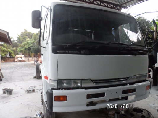 ขายด่วน รถห้าง 6 ล้อ NISSAN PKB 454  220 แรง terbo ปี 48 หัว-คัสซี่ยาว 7.50 เมตร ราคา 790000